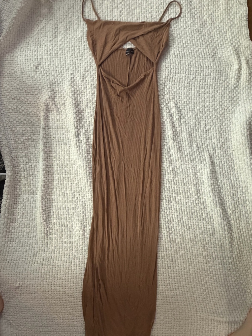 Windsor Ribbed Maxi Dress in Warm Brown